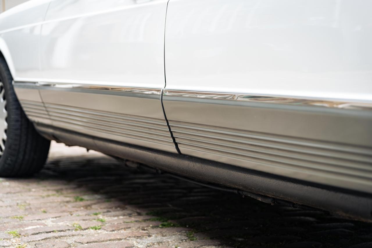 1984 Mercedes - Benz 500 SEL (Armoured)