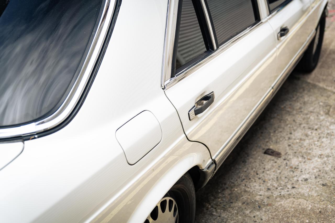 1984 Mercedes - Benz 500 SEL (Armoured)