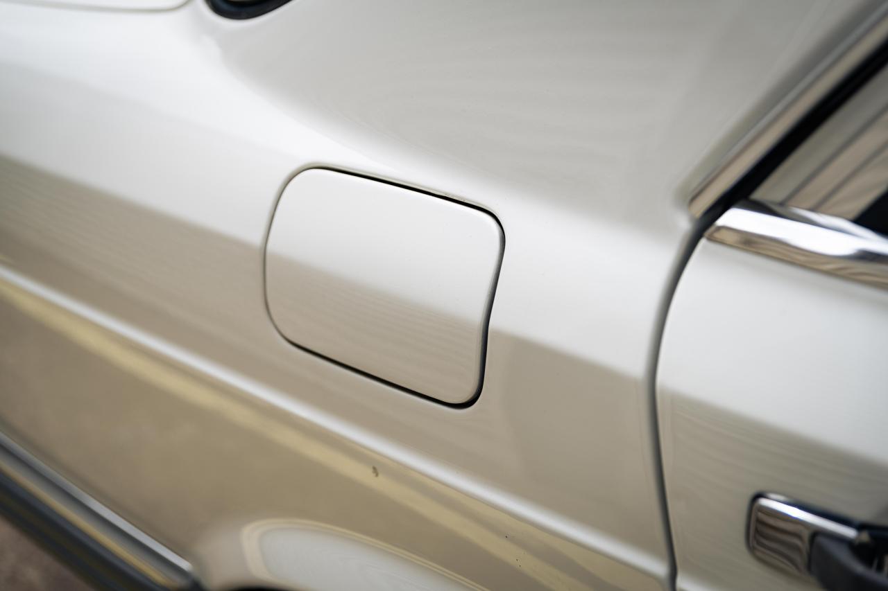 1984 Mercedes - Benz 500 SEL (Armoured)