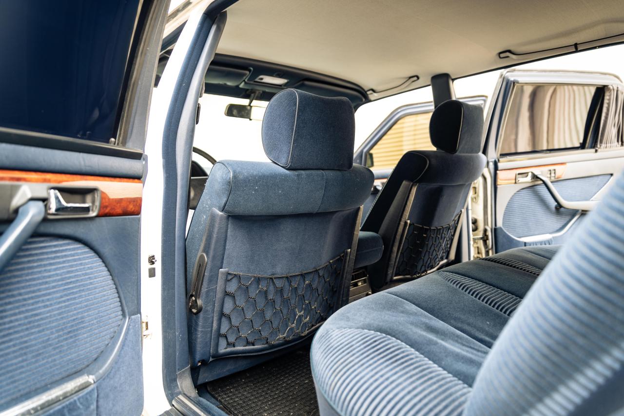 1984 Mercedes - Benz 500 SEL (Armoured)