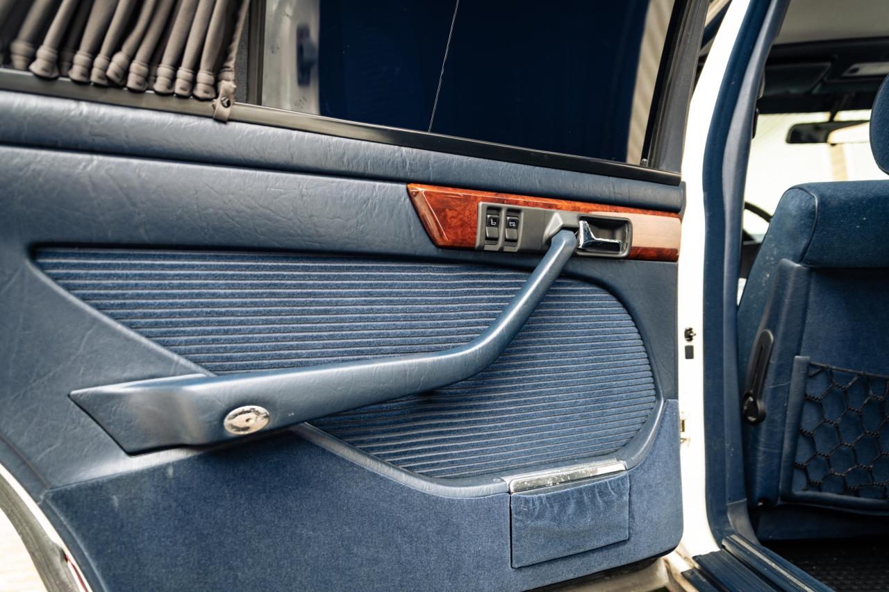 1984 Mercedes - Benz 500 SEL (Armoured)