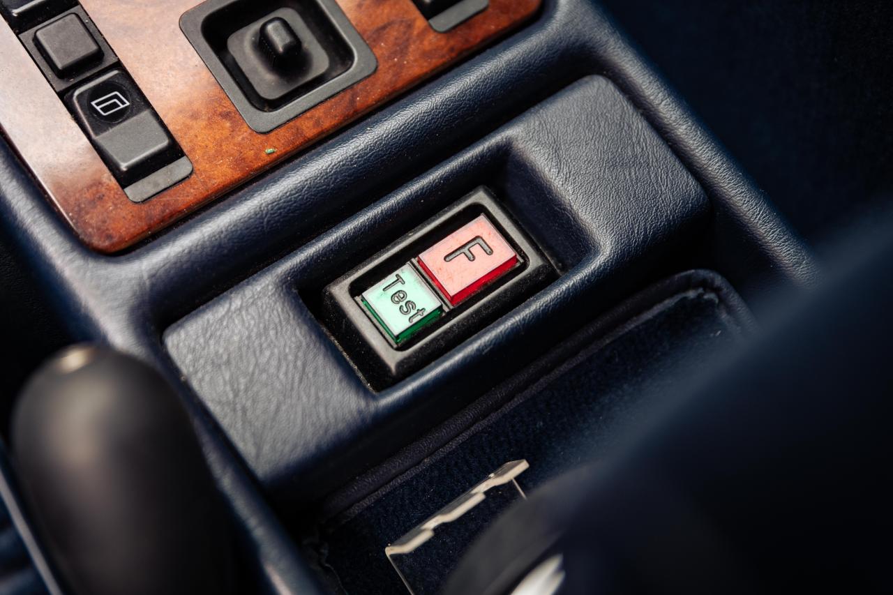 1984 Mercedes - Benz 500 SEL (Armoured)