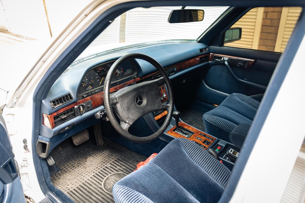 1984 Mercedes - Benz 500 SEL (Armoured)