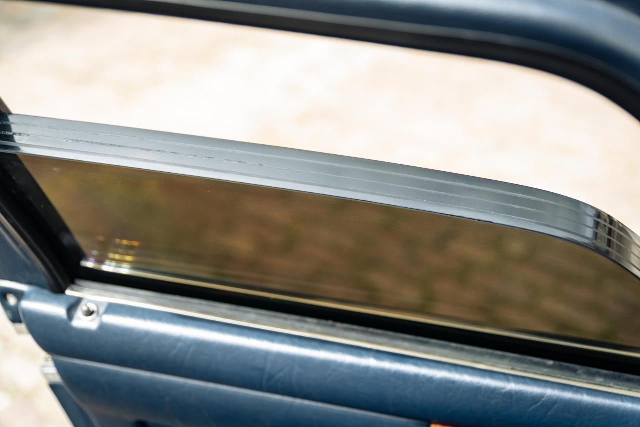 1984 Mercedes - Benz 500 SEL (Armoured)