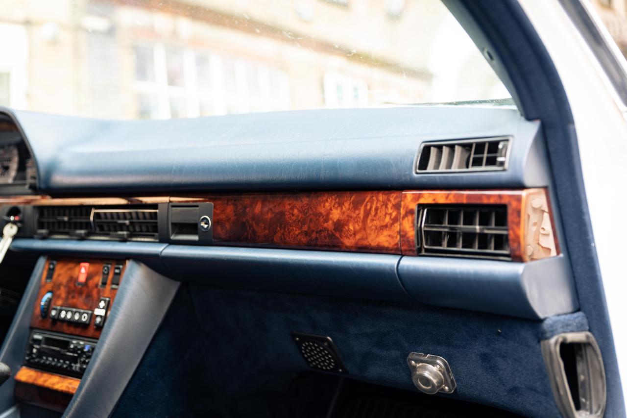 1984 Mercedes - Benz 500 SEL (Armoured)