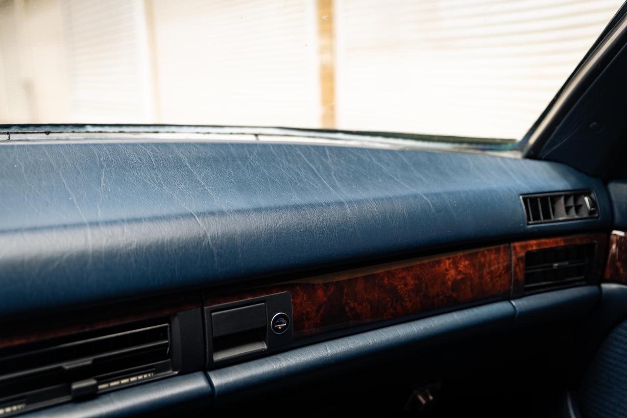 1984 Mercedes - Benz 500 SEL (Armoured)