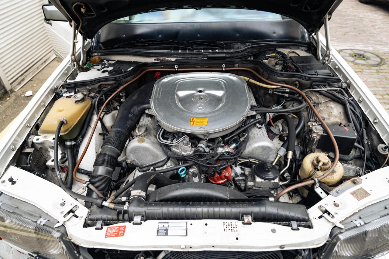 1984 Mercedes - Benz 500 SEL (Armoured)