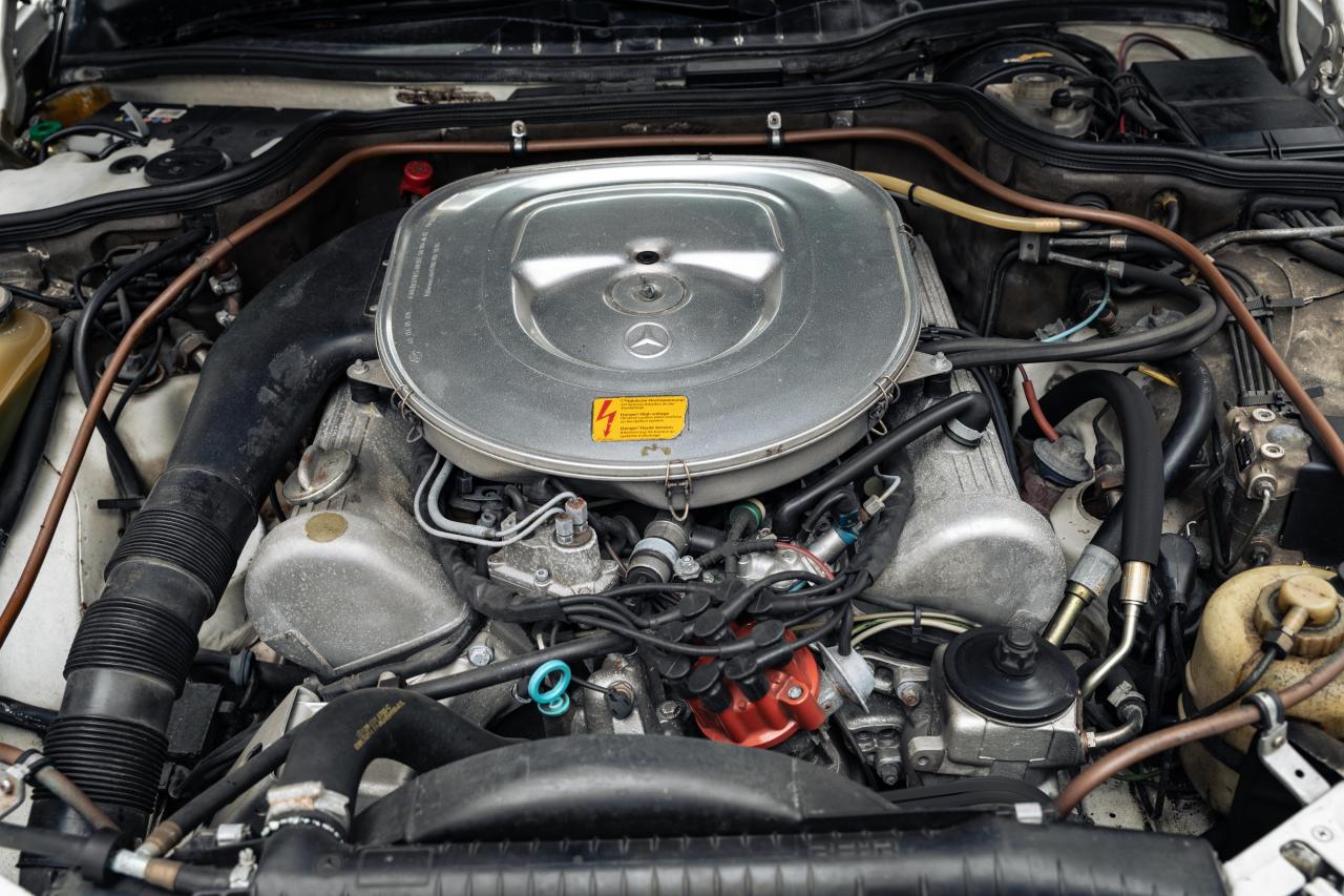 1984 Mercedes - Benz 500 SEL (Armoured)