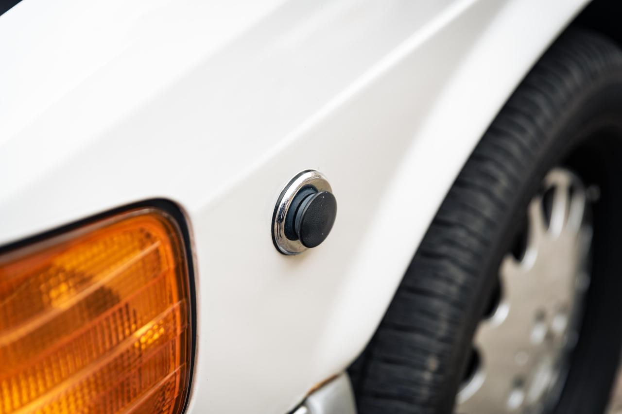 1984 Mercedes - Benz 500 SEL (Armoured)