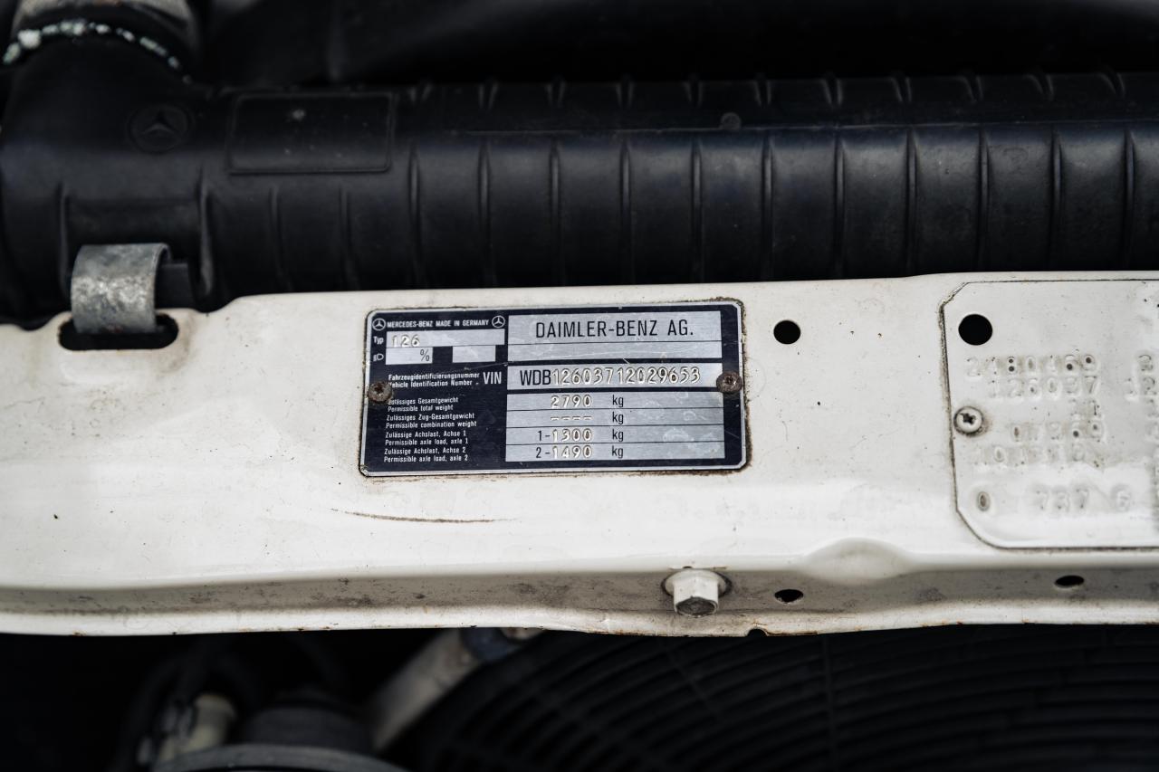 1984 Mercedes - Benz 500 SEL (Armoured)