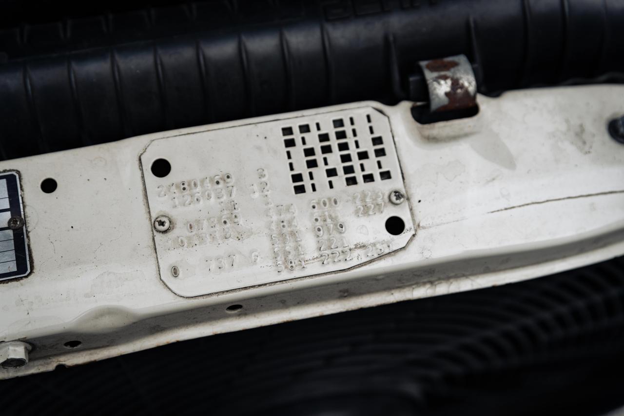 1984 Mercedes - Benz 500 SEL (Armoured)