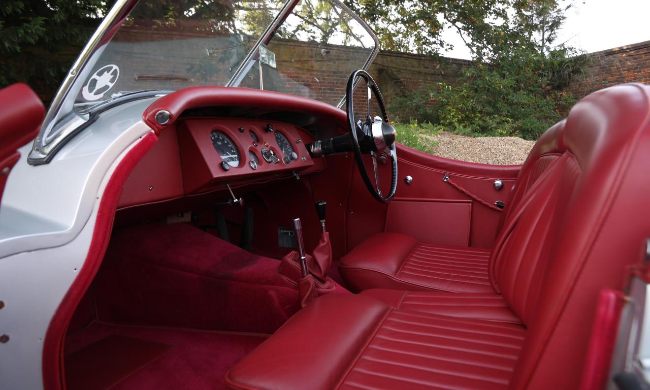 1953 Jaguar XK120 SE Roadster