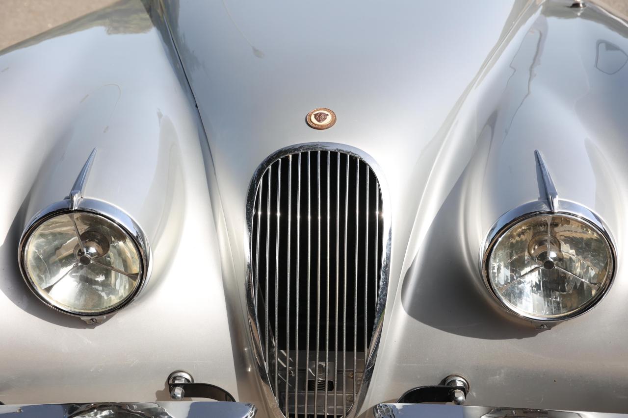 1953 Jaguar XK120 SE Roadster