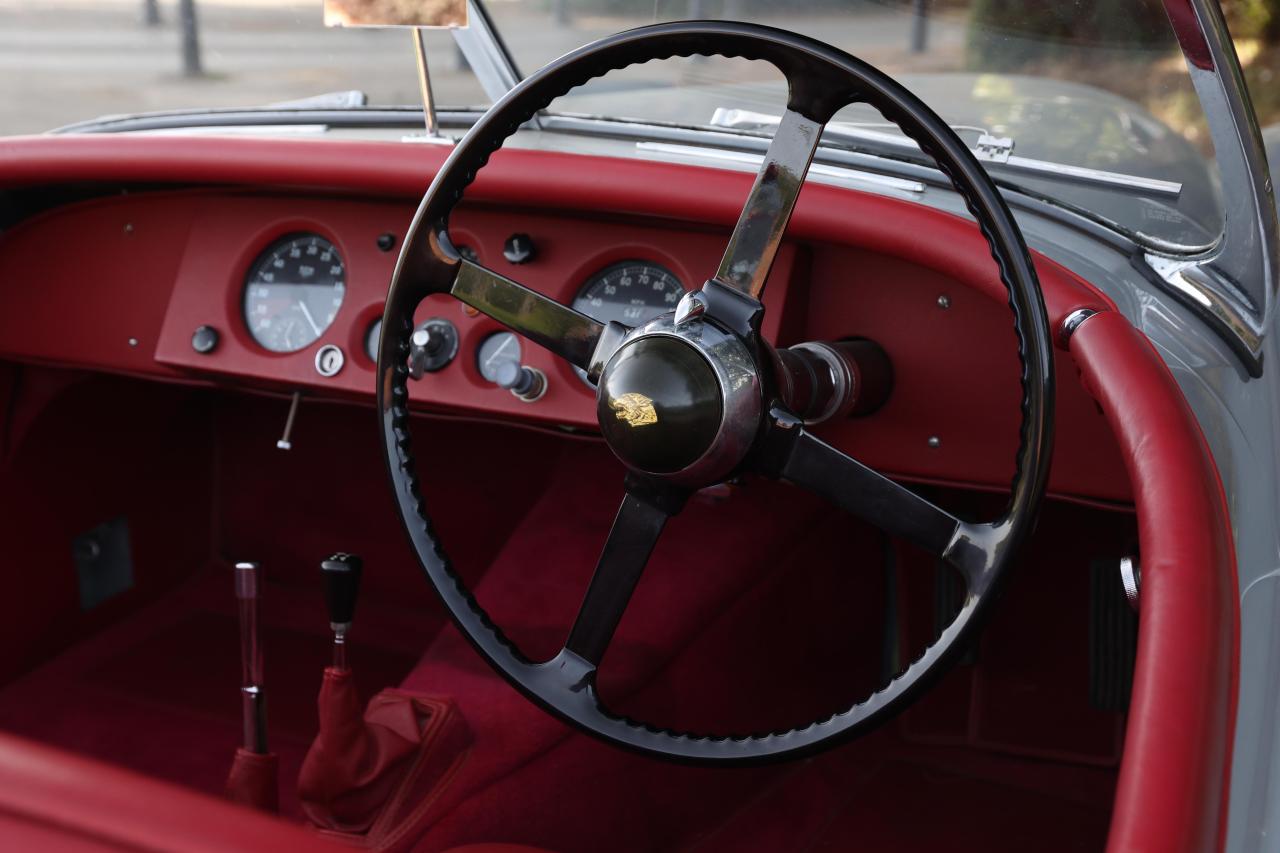 1953 Jaguar XK120 SE Roadster