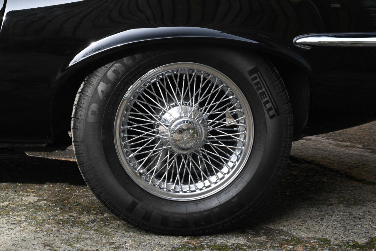 1974 Jaguar E-Type Series III (Commemorative Edition)