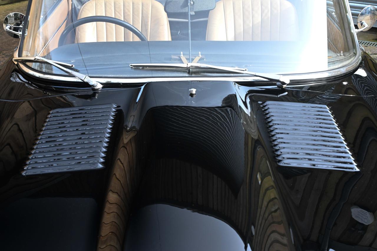 1974 Jaguar E-Type Series III (Commemorative Edition)