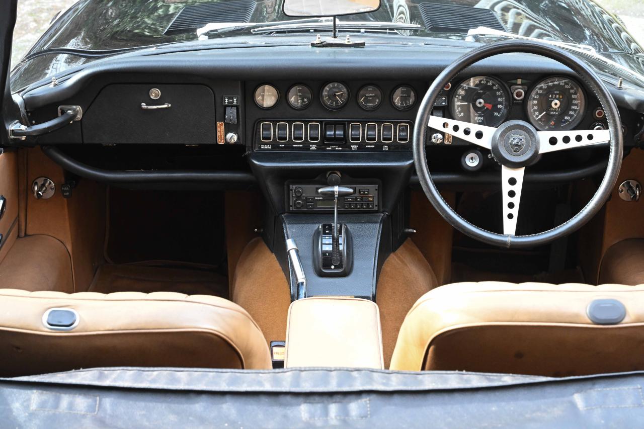 1974 Jaguar E-Type Series III (Commemorative Edition)