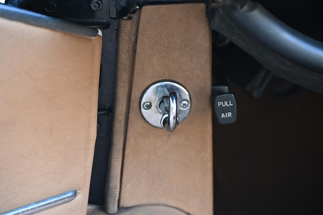 1974 Jaguar E-Type Series III (Commemorative Edition)