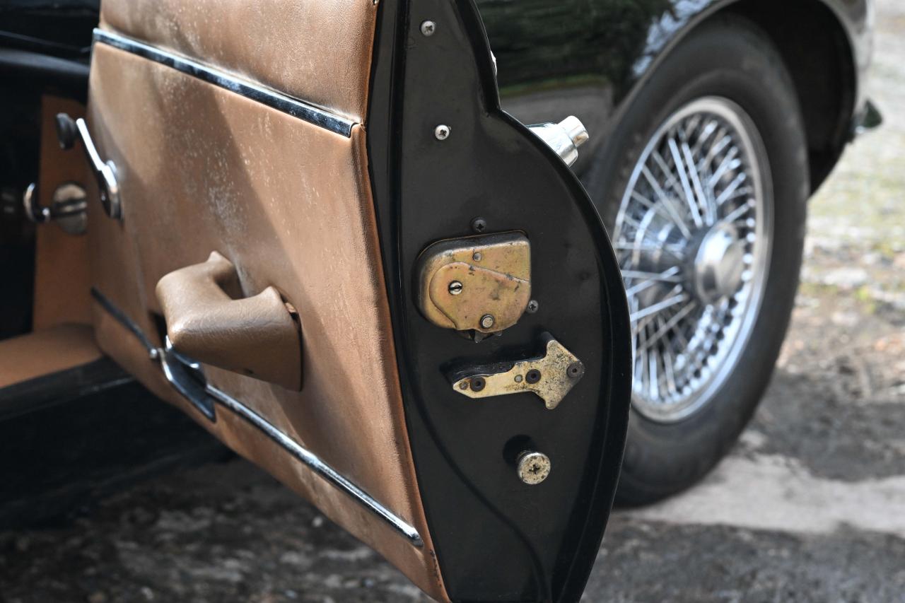 1974 Jaguar E-Type Series III (Commemorative Edition)