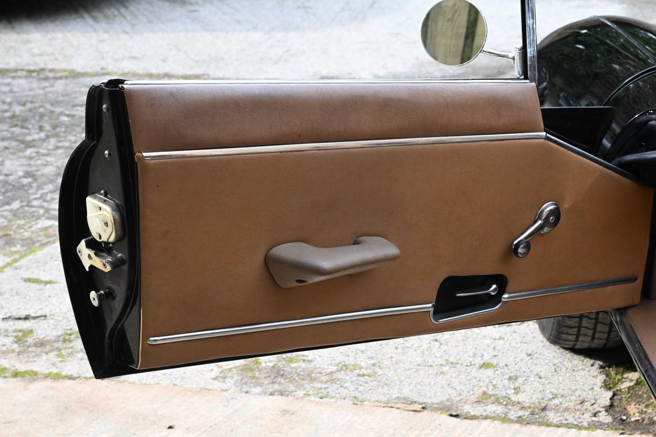 1974 Jaguar E-Type Series III (Commemorative Edition)