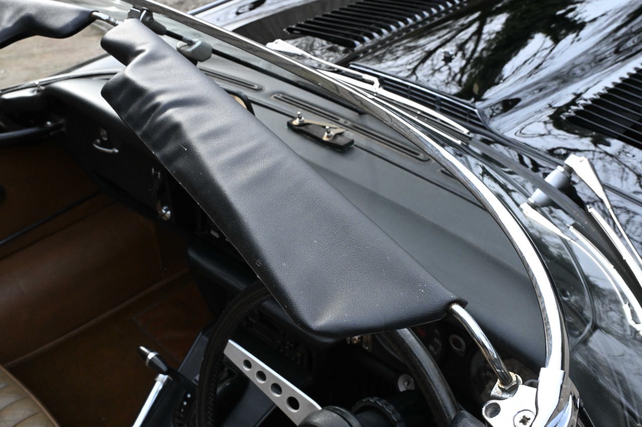 1974 Jaguar E-Type Series III (Commemorative Edition)