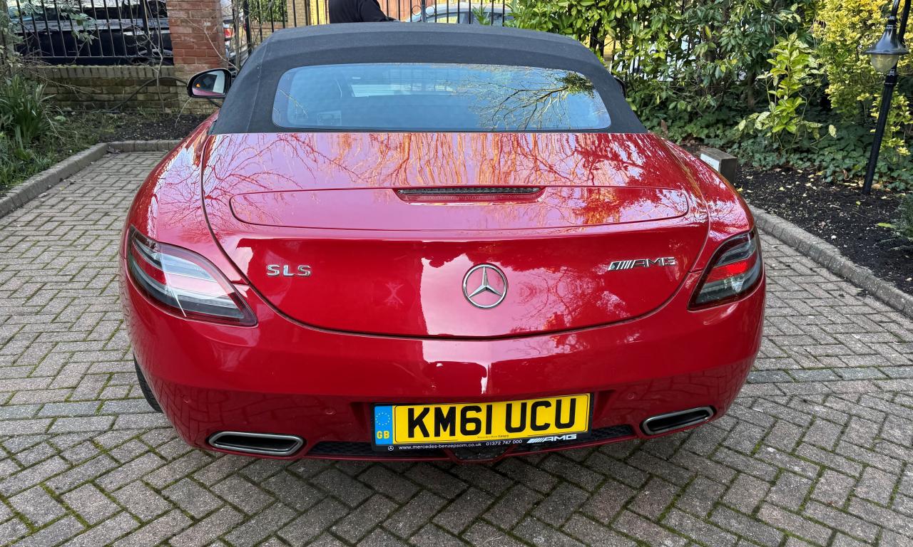 2011 Mercedes - Benz SLS 63 AMG Roadster