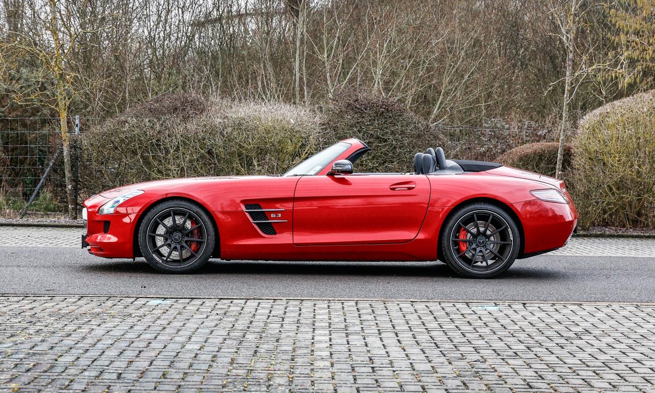 2011 Mercedes - Benz SLS 63 AMG Roadster