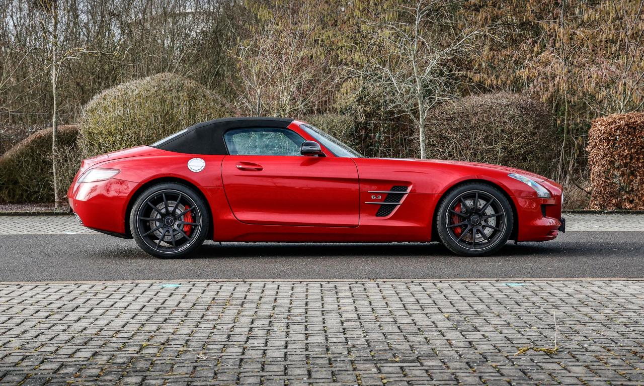 2011 Mercedes - Benz SLS 63 AMG Roadster