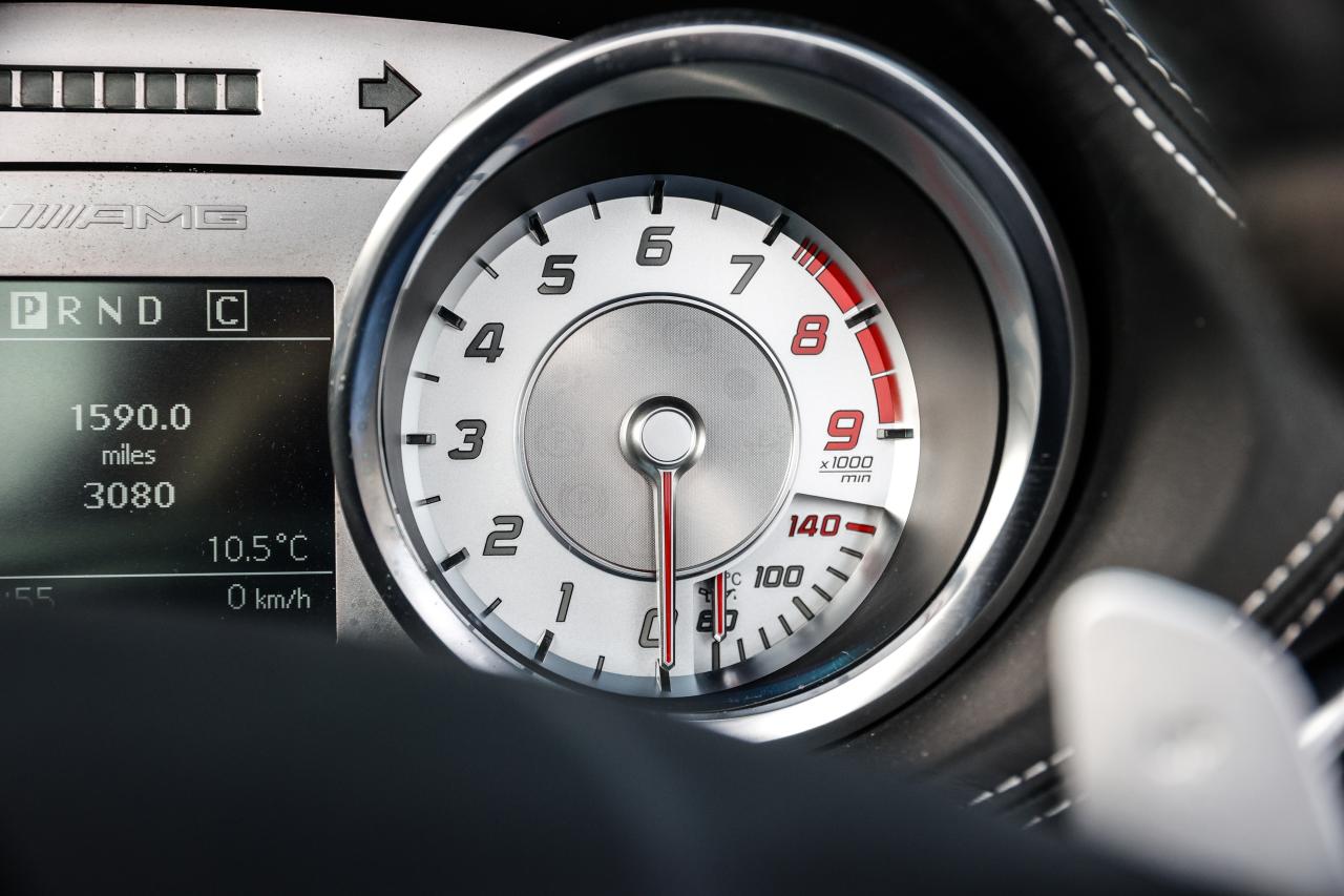 2011 Mercedes - Benz SLS 63 AMG Roadster