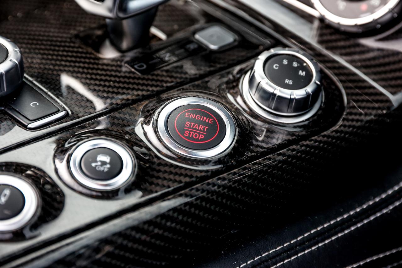 2011 Mercedes - Benz SLS 63 AMG Roadster