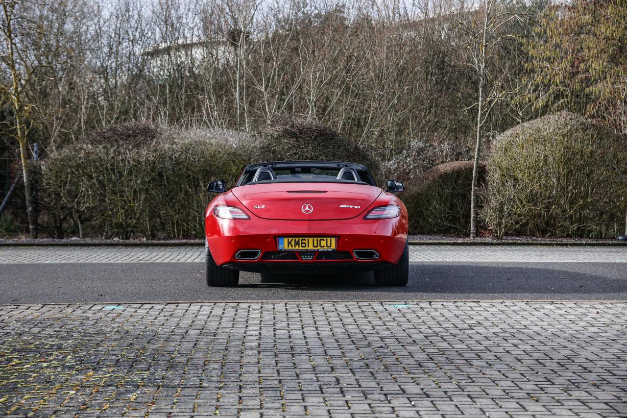2011 Mercedes - Benz SLS 63 AMG Roadster