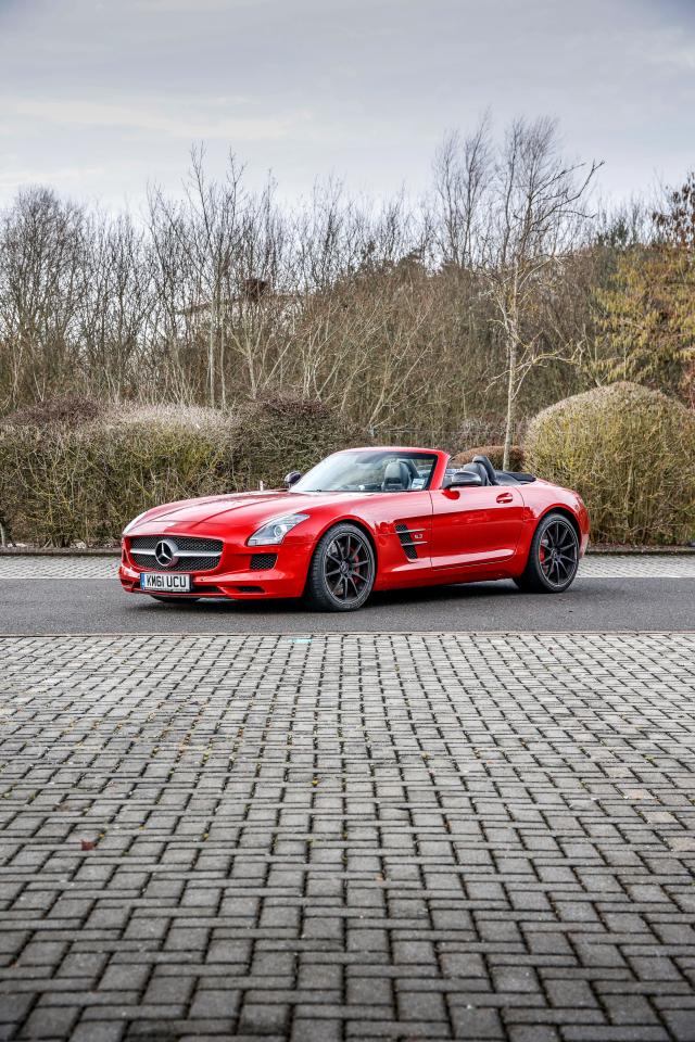 2011 Mercedes - Benz SLS 63 AMG Roadster