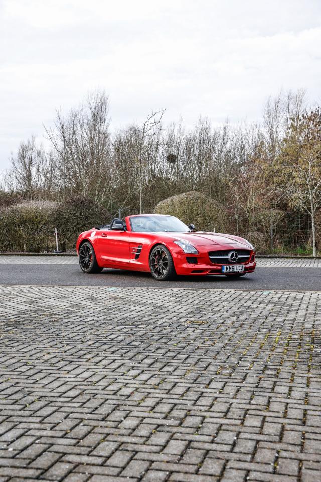 2011 Mercedes - Benz SLS 63 AMG Roadster