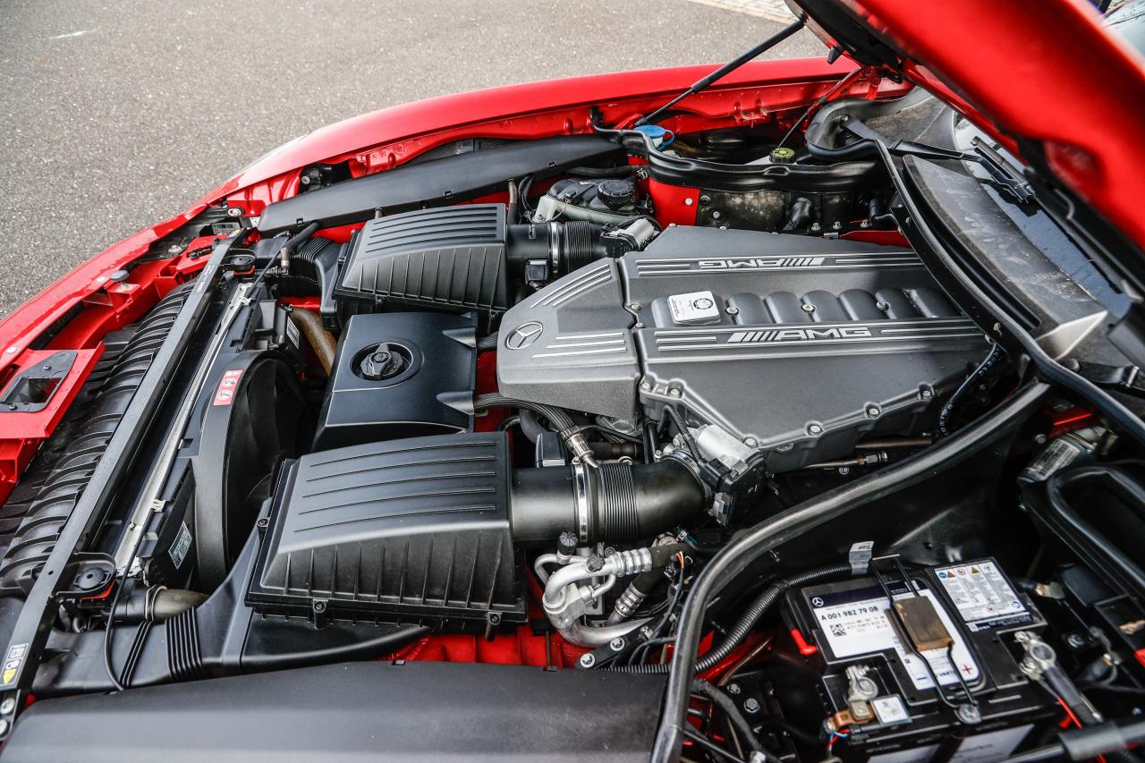 2011 Mercedes - Benz SLS 63 AMG Roadster