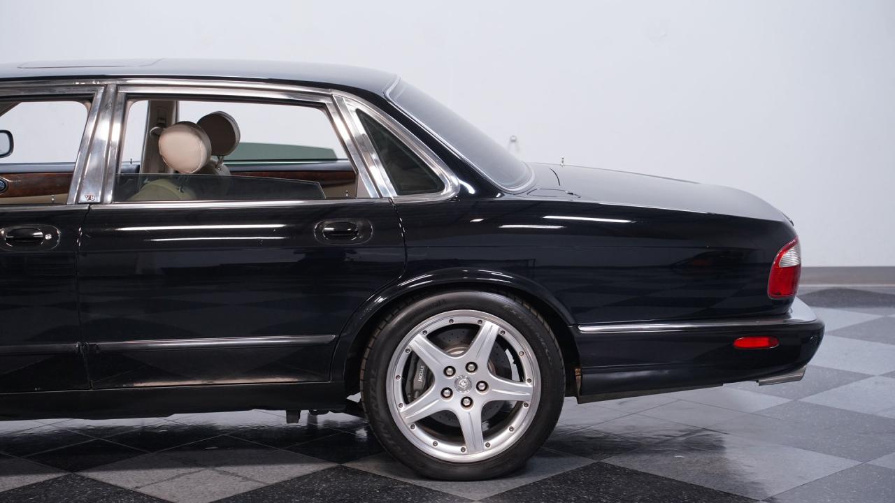 2003 Jaguar XJR R1 Supercharged