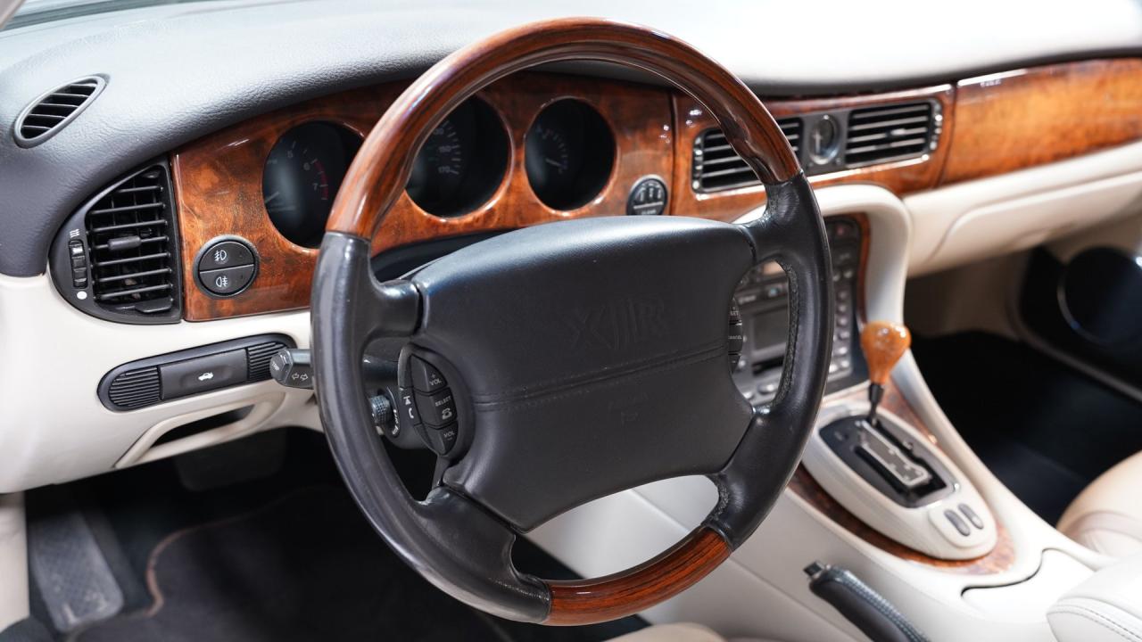 2003 Jaguar XJR R1 Supercharged