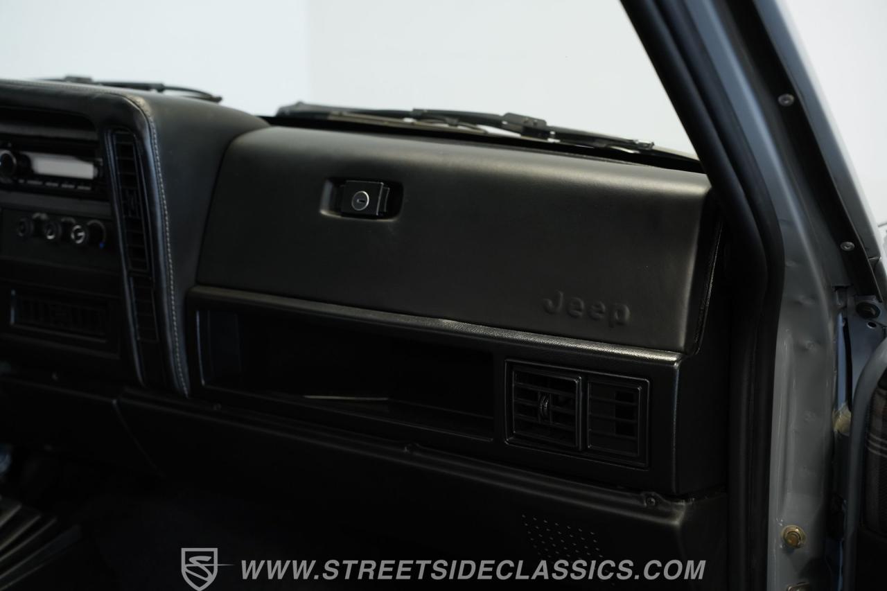 1990 Jeep Comanche Pioneer 4X4