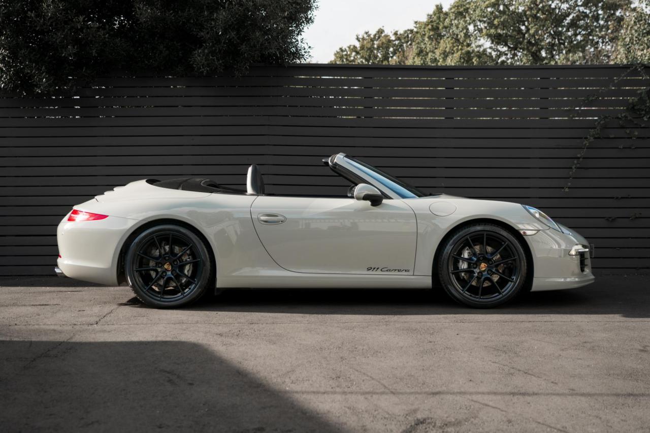 2013 Porsche 911 Carrera 