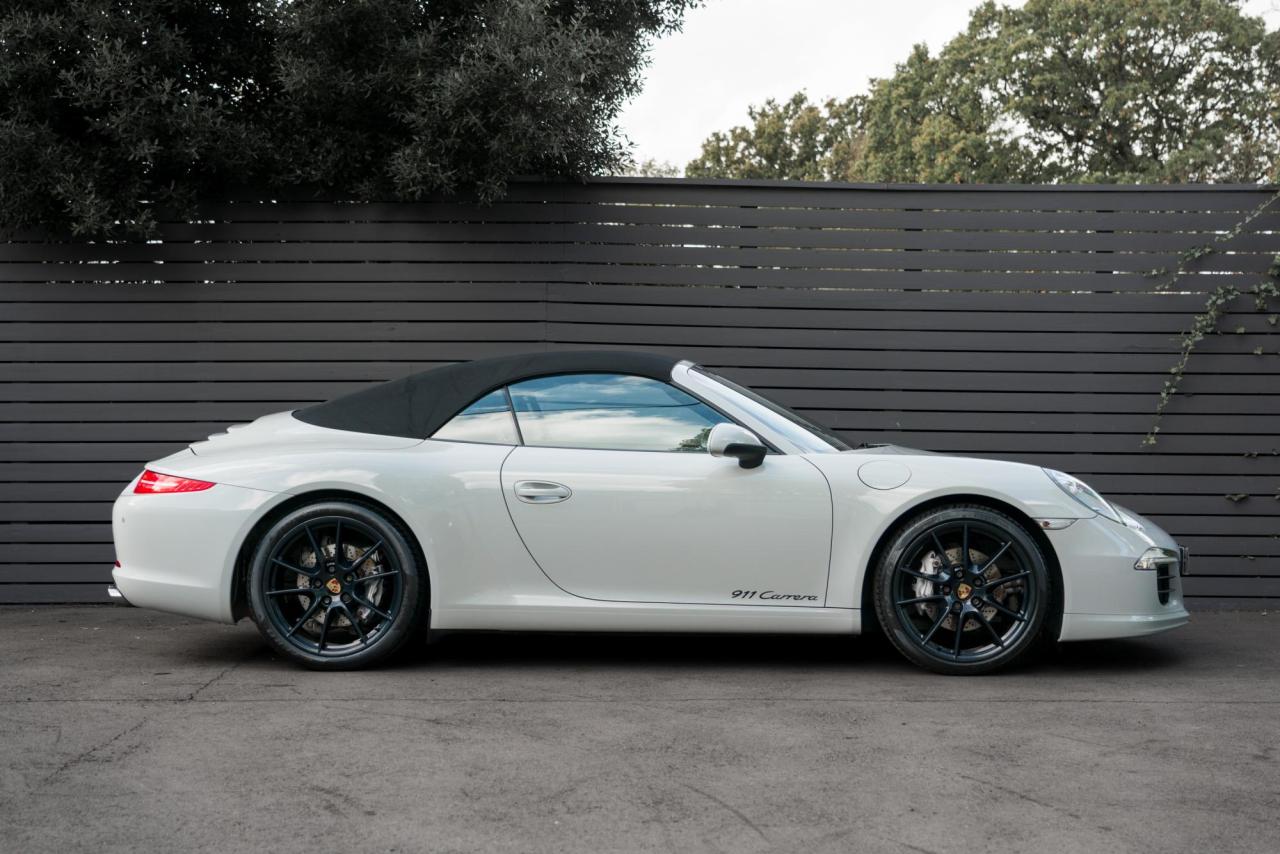 2013 Porsche 911 Carrera 