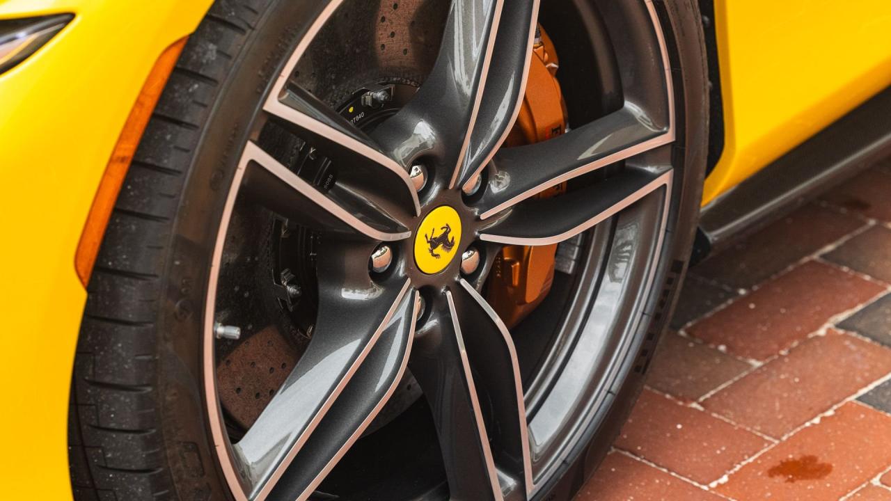 2024 Ferrari ROMA SPIDER