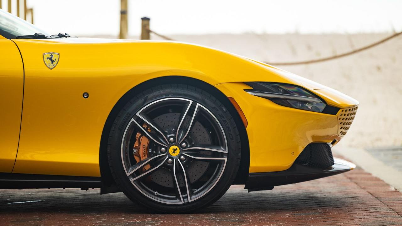 2024 Ferrari ROMA SPIDER