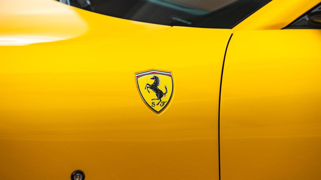 2024 Ferrari ROMA SPIDER