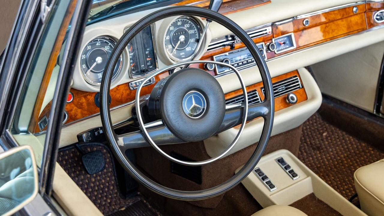 1971 Mercedes - Benz 280 SE 3.5 CABRIOLET