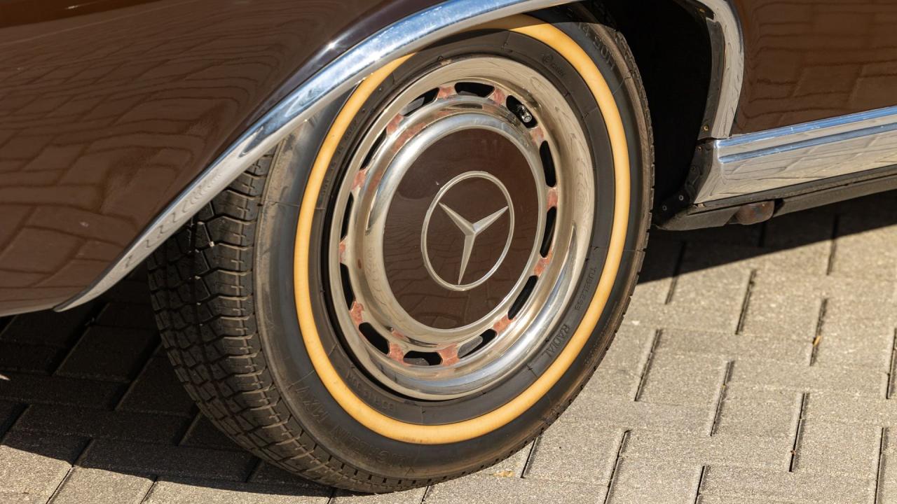 1971 Mercedes - Benz 280 SE 3.5 CABRIOLET