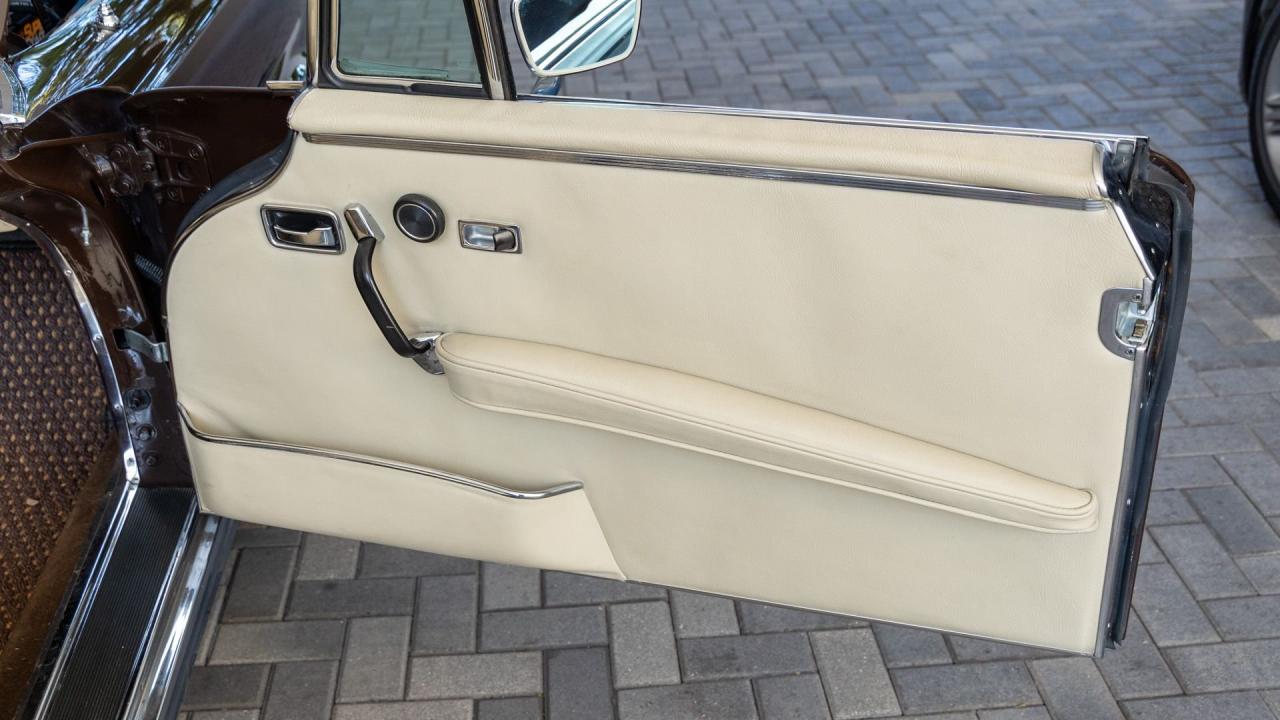 1971 Mercedes - Benz 280 SE 3.5 CABRIOLET