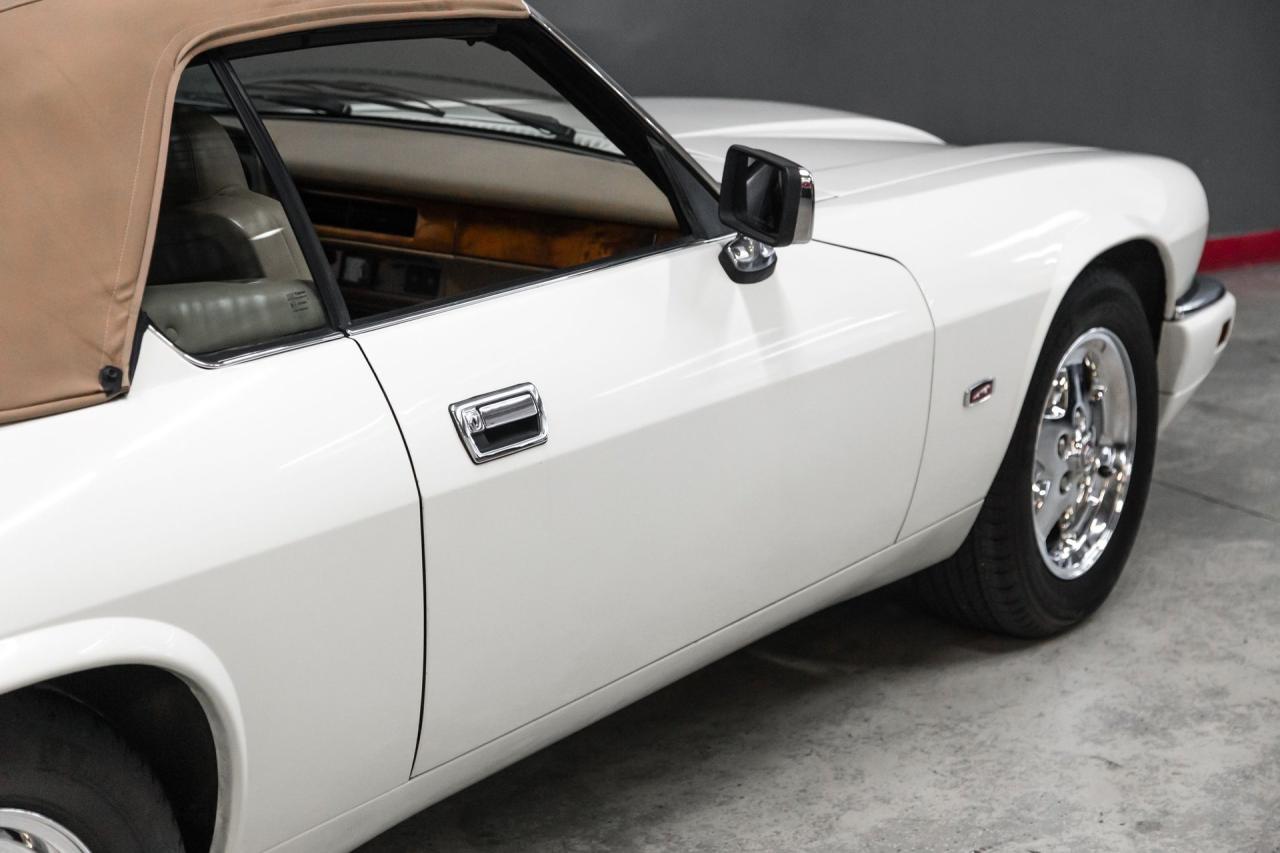 1995 Jaguar 4.0 6 cyl 33912 mile XJS