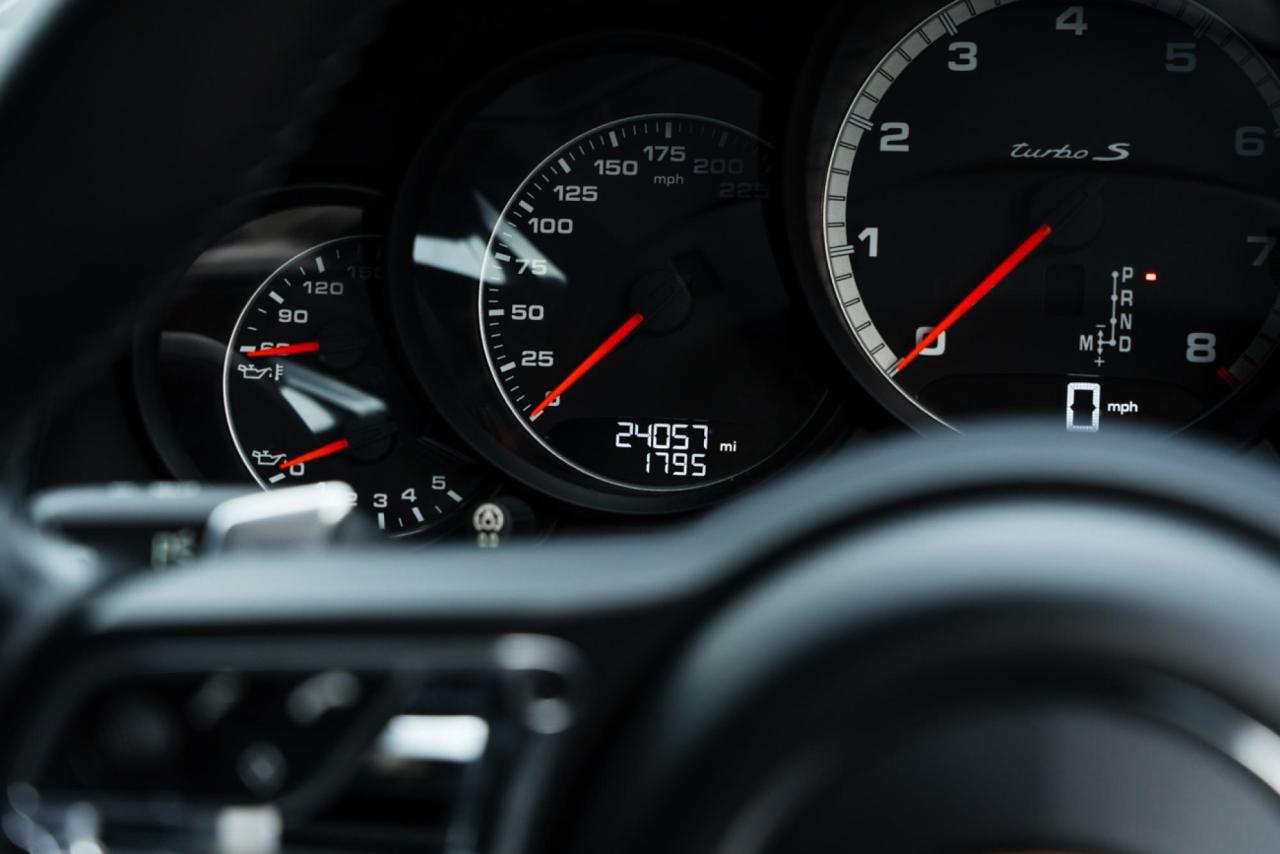 2017 Porsche 911 (991.2) Turbo S Coupe