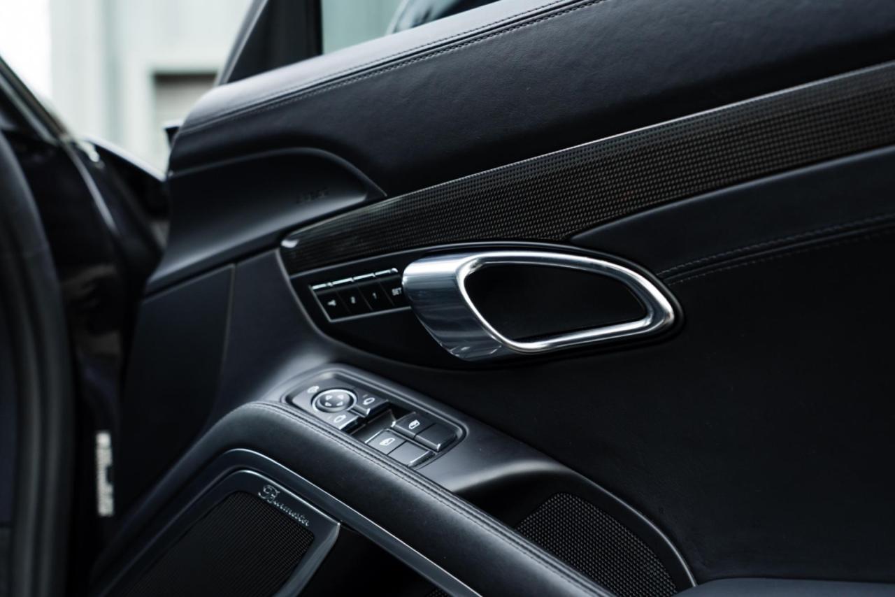 2017 Porsche 911 (991.2) Turbo S Coupe