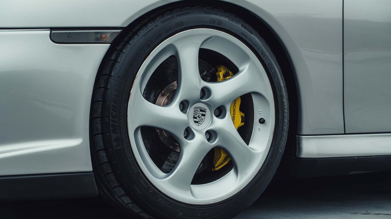 2001 Porsche 911 GT2