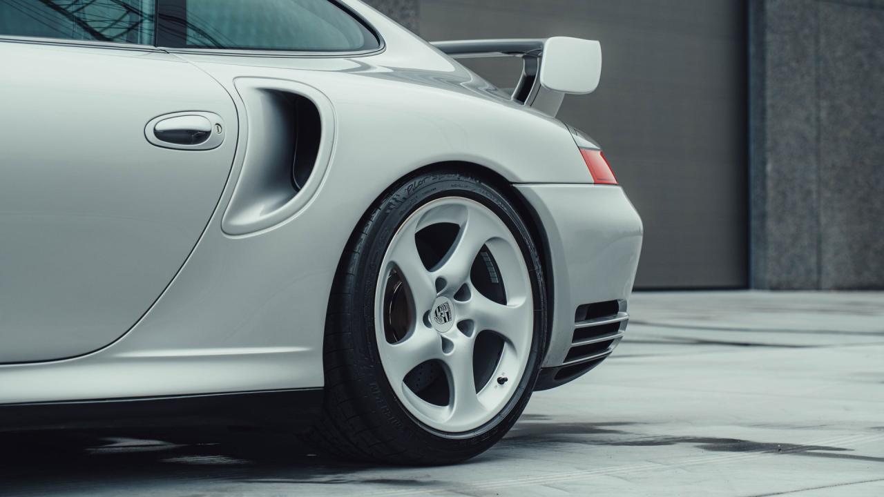 2001 Porsche 911 GT2